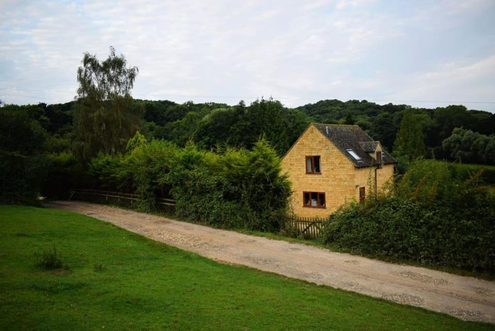 Badgers Sett Apartment Чипинг Камдън Екстериор снимка